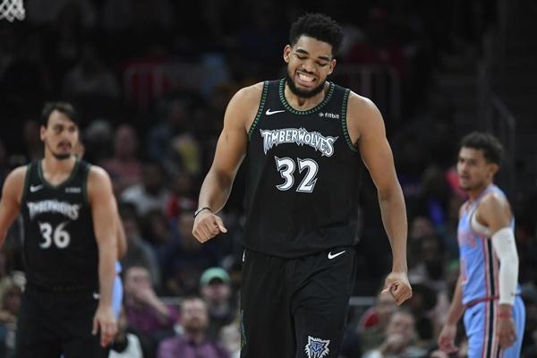 詹姆斯喷狄龙：收起你那套鬼把戏！狄龙反击：你这个假摔的混蛋（詹姆斯怒怼狄龙：别再玩花招！狄龙回击：你这个假摔狂）