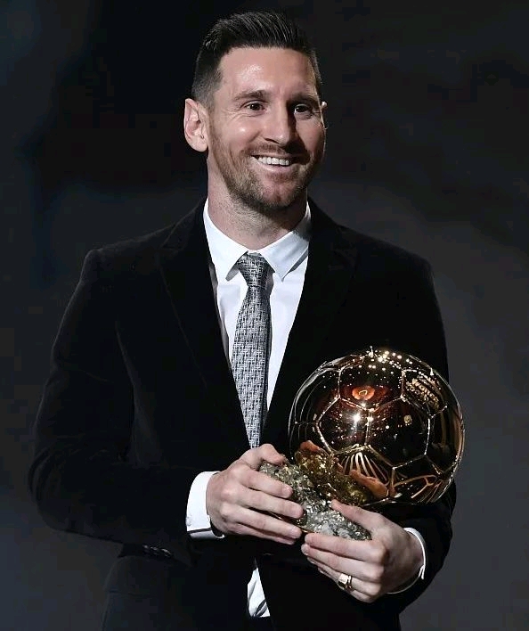 申京：KD对待训练就像比赛一样全力投入，19年如一日的坚持（申京赞KD训练投入如赛场，19年如一日坚持不怠）