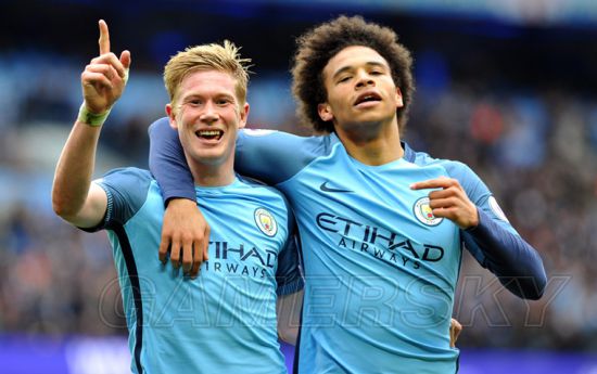 2026年世界杯阿根廷与葡萄牙分组，C罗与梅西将争夺冠军，竞争激烈，可能上演“火星撞地球”对决。（2026世界杯阿根廷同组葡萄牙：梅西C罗冲冠，巅峰对决一触即发）