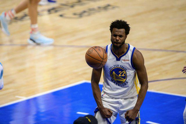 熟悉么？图片报：慕尼黑1860极端球迷在拜仁训练场涂鸦（图片报：1860慕尼黑极端球迷在拜仁训练基地喷涂涂鸦）