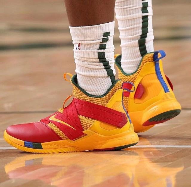 对亚马尔的建议？费兰-托雷斯：理疗和健身房，就这么简单（费兰-托雷斯谈给亚马尔的建议：理疗+健身房，简单直接）