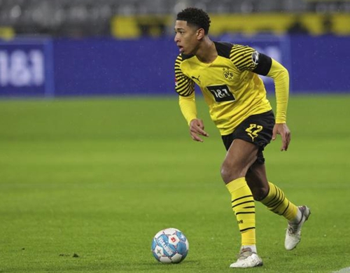 都体：AC米兰希望莱万明年夏天加盟，已与其经纪人取得联系（《都灵体育报》：AC米兰盼明夏签下莱万，已与其经纪团队接触）