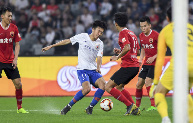 卡拉格：对阿诺德离开利物浦感到失望；祝福阿隆索在皇马成功（卡拉格：遗憾阿诺德告别利物浦，盼阿隆索在皇马取得佳绩）