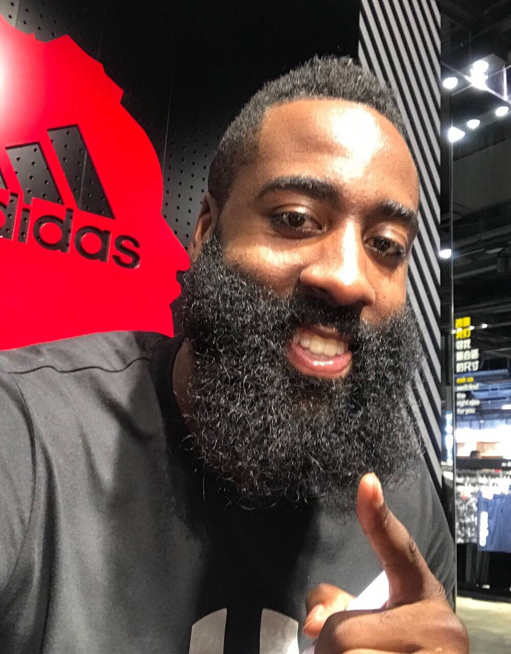 奎因27分8篮板，徐杰25分11助攻，广东男篮93-106惜败山西（广东男篮93-106憾负山西，奎因27分8板、徐杰25分11助难救主）