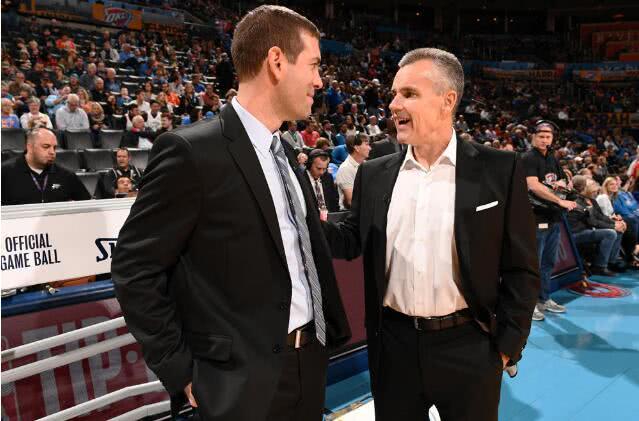 特里皮尔：我与图赫尔交谈过，若国家队需要会选择回归（特里皮尔：已与图赫尔交流，若国家队需要我会回归）