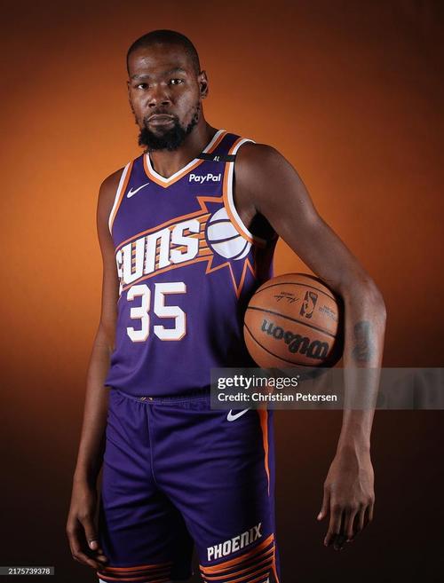 武切维奇轰下24分15篮板，公牛7人上双三天内双杀骑士（武切维奇24分15板领衔，公牛七人上双三天两胜骑士）