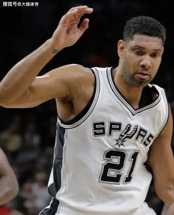 马德兴：足协上报3位外教候选；高层认为可借鉴男篮考虑土帅（马德兴：足协递交三名外籍主帅人选，高层拟借鉴男篮经验考虑本土教练）