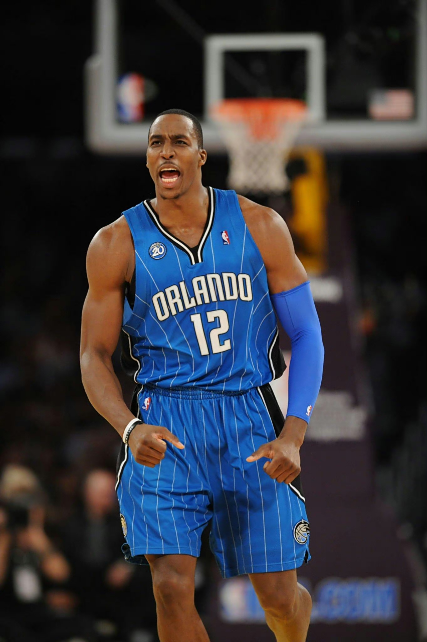 有点尴尬！莫兰特复出首秀20中7空砍21分10助攻（莫兰特复出首秀手感欠佳，20投7中砍21分10助仍难阻失利）