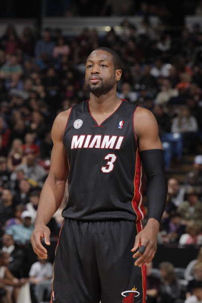 NBA新秀观察：状元秀首战亮眼,（NBA新秀速递：状元首秀惊艳）