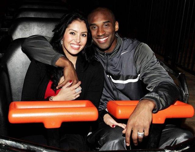 达成桑托斯生涯150球里程碑，内马尔收到俱乐部送的纪念礼物（内马尔迈过桑托斯生涯150球大关，俱乐部献上纪念礼）