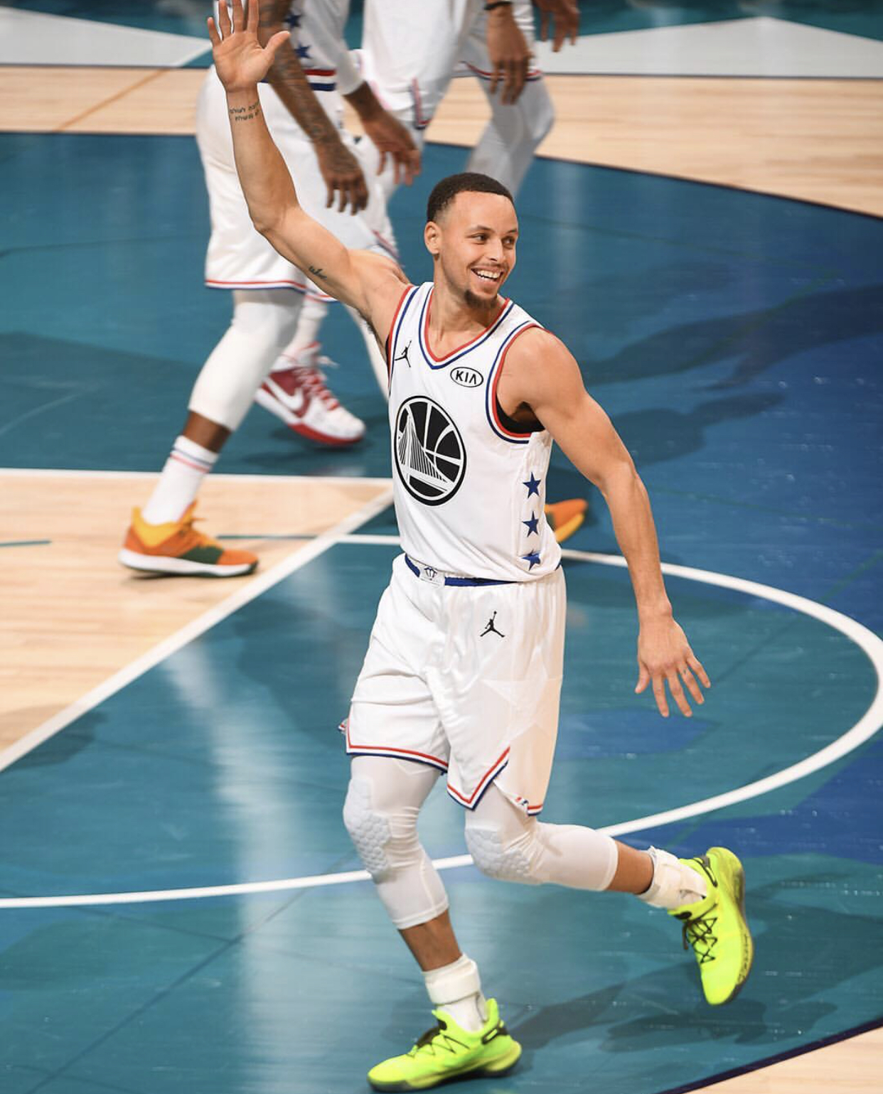 图片报：瓜帅对埃切韦里的情况不满，球员冬窗可能被租回河床（图片报：瓜迪奥拉不满埃切韦里现状，冬窗或将其租回河床）