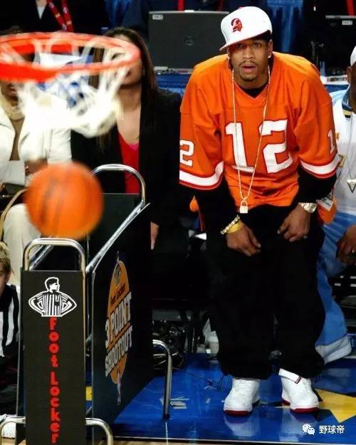 阿什拉夫现身训练场急速狂奔，今夜小组赛次轮有望复出（阿什拉夫训练场飞驰备战，或于今夜小组赛第二轮复出）