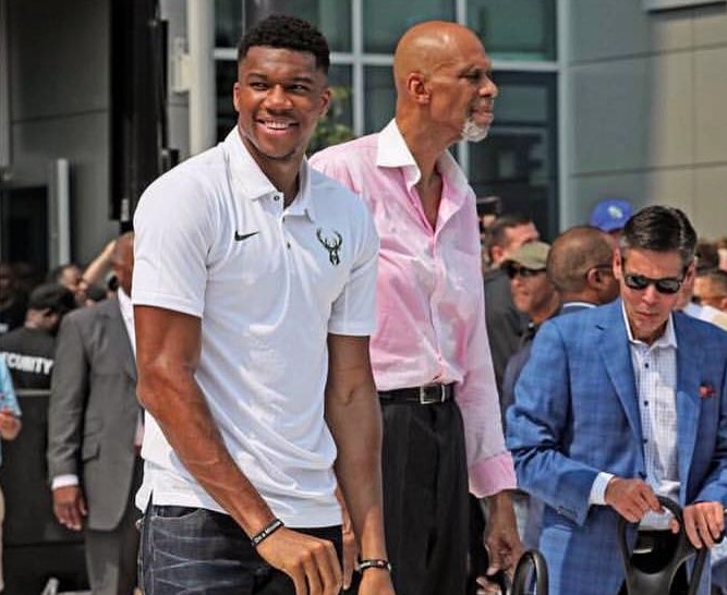 斯基拉：两家意甲俱乐部想租米雷蒂，但尤文不想放人（斯基拉：两支意甲队有意租借米雷蒂，尤文无意放行）