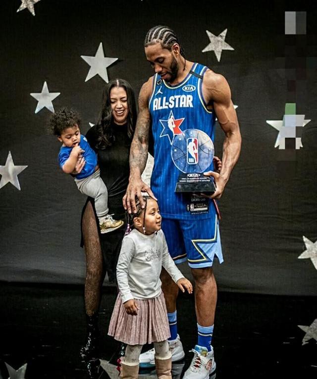 与亚马尔的对决？埃斯特旺：亚马尔是世界顶级，祝他一切顺利（埃斯特旺谈对阵亚马尔：他是世界顶级球员，祝他一切顺利）