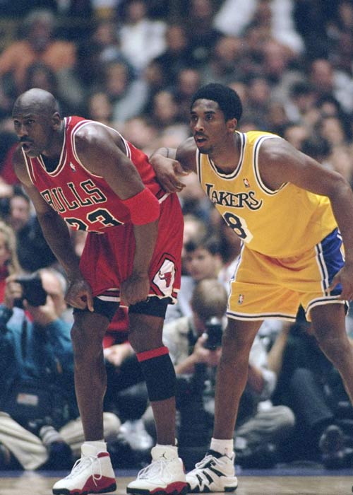 爵士东契奇30+三双力助球队逆转（东契奇轰30+三双，助球队完成逆转）